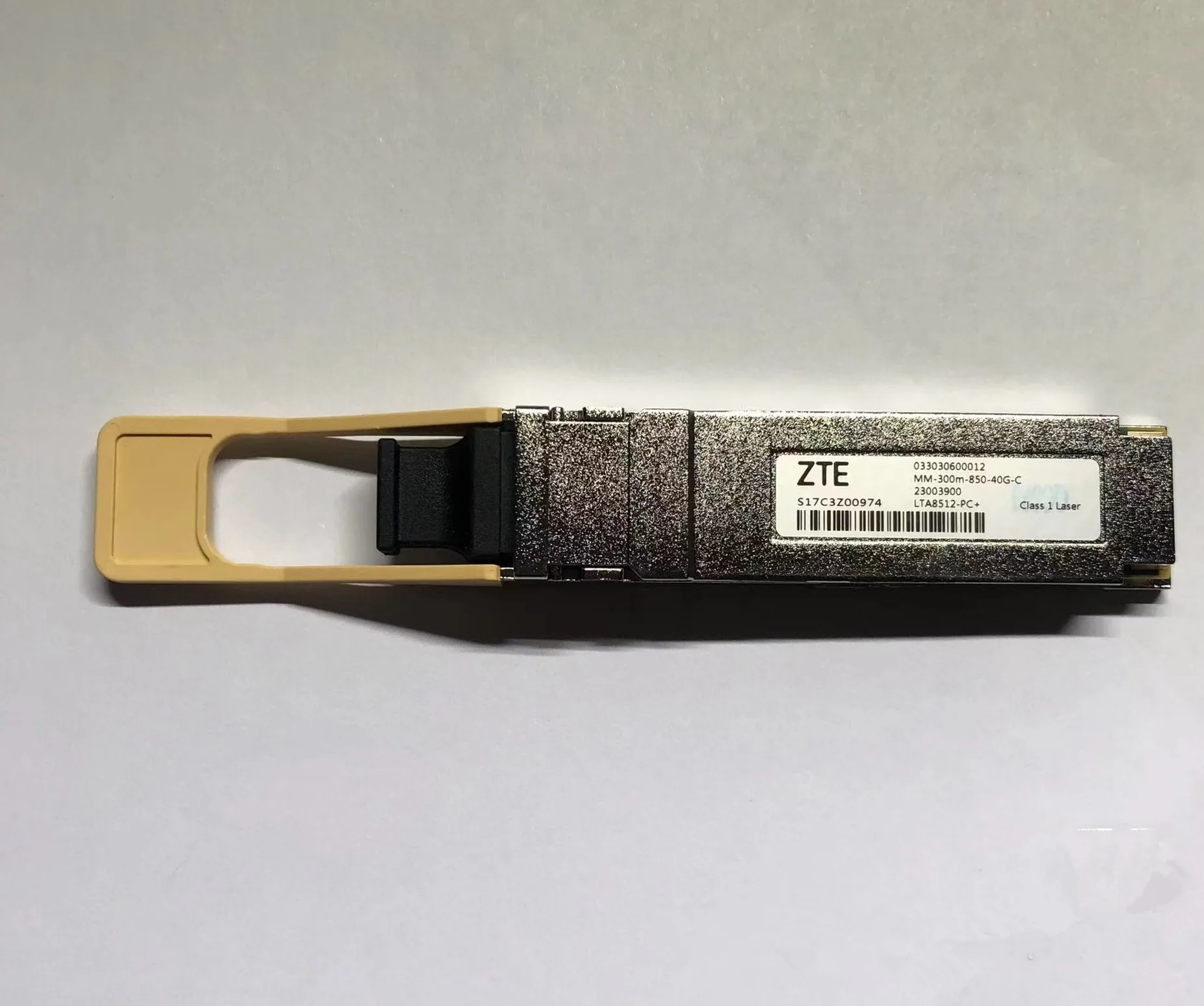 transceptor-da-fibra-de-qsfp-40gb-zte-300m-033030600012-mm-300m-850-40g-c-mpo-40g-qsfp