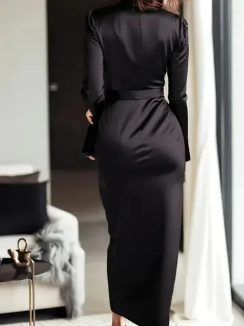 Robe dentelle noire manches longues style Hepburn vue de dos