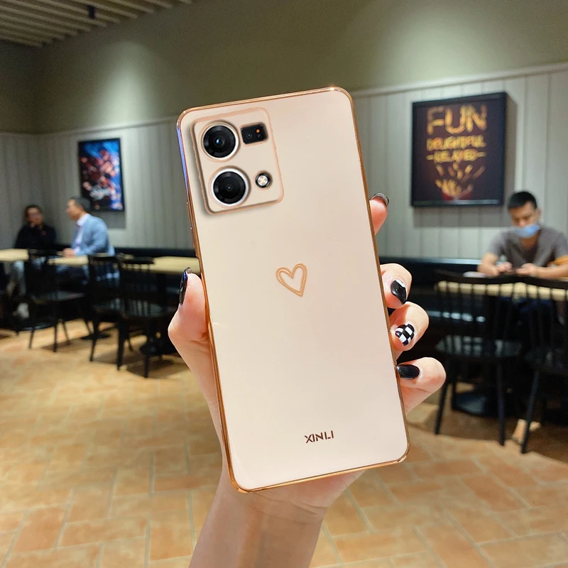 Luxurious Love Heart Design Phone Case – Elegant Protective Cover