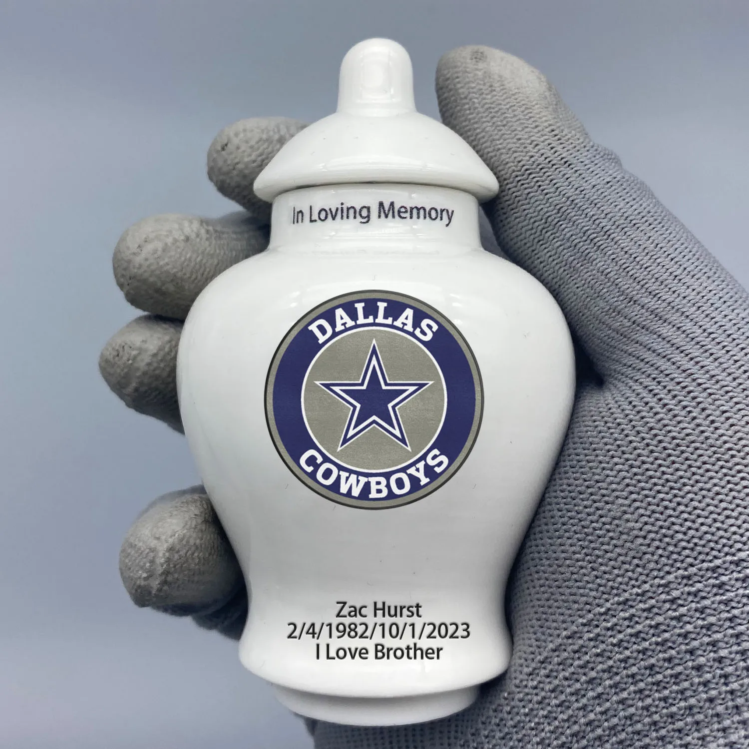 

Mini Urn for Dallas Cowboys-themed Logo Custom Urn.Send me the name/date you want to appear on the urn by Remarks Message.