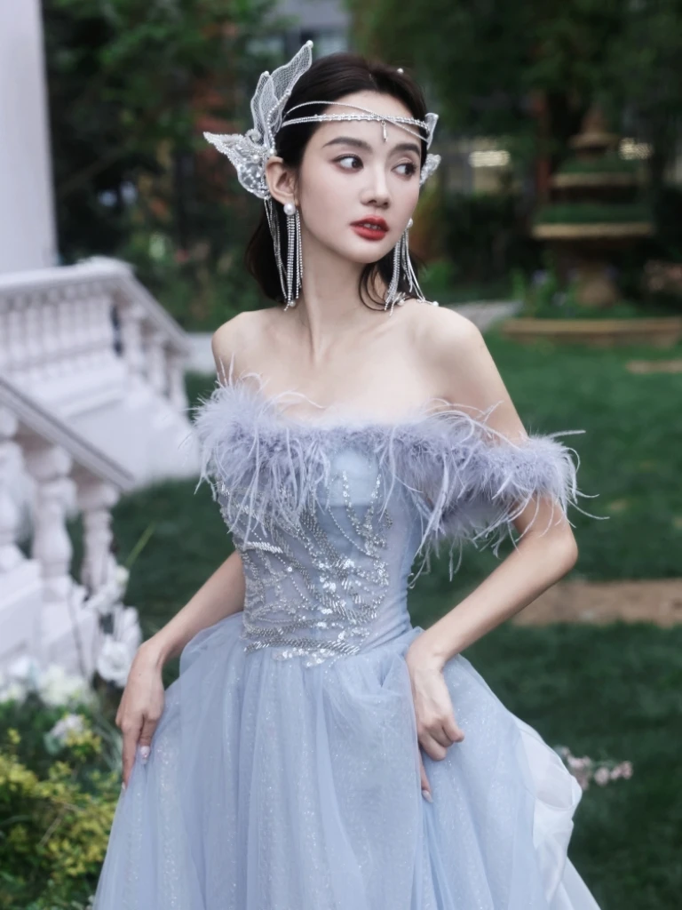 

Blue Princess Celebrity Dresses Luxury Boat Neck Feather Strapless Backless Pleated Long Trailing Formal Occasion Evening Gowns