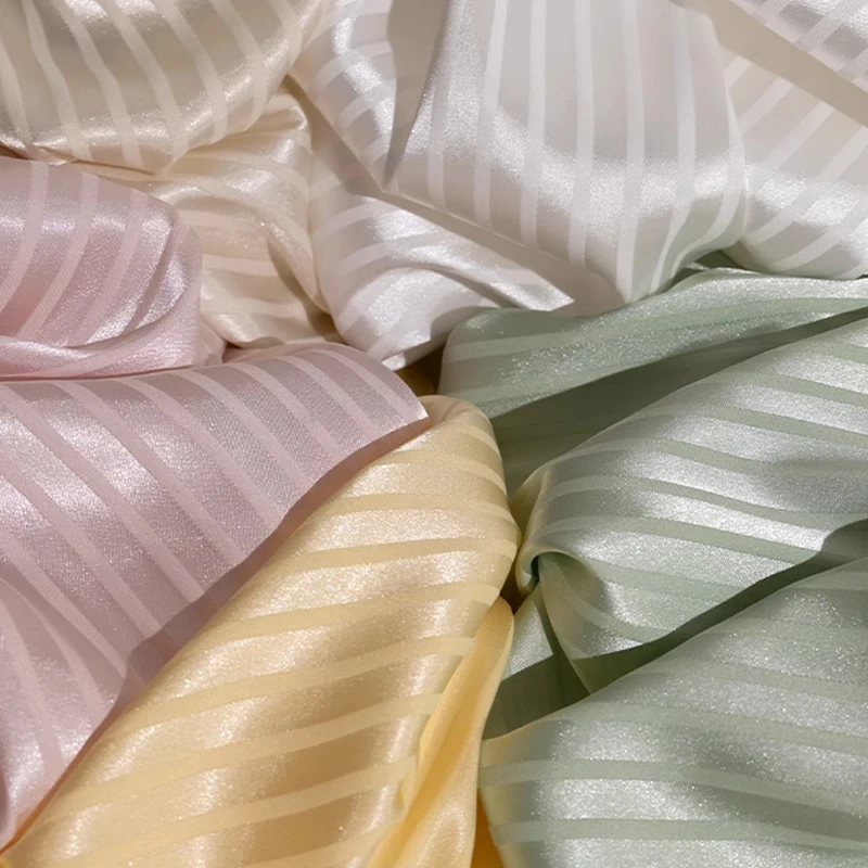 150x100cm Jacquard-Streifen Satin-Material Seidenimitat Glattes Hemd Kissenbezug Bettlaken Stoff DIY Qualifizierter Charmeuse-Stoff – Detail 4