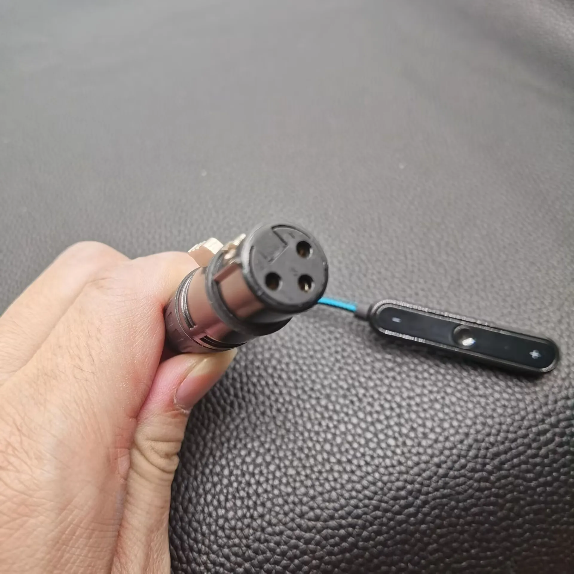XLR Bluetooth Wireless Adapter Cable with Mic Remote Bluetooth V5.2 Receiver 3Pin XLR Male / Female