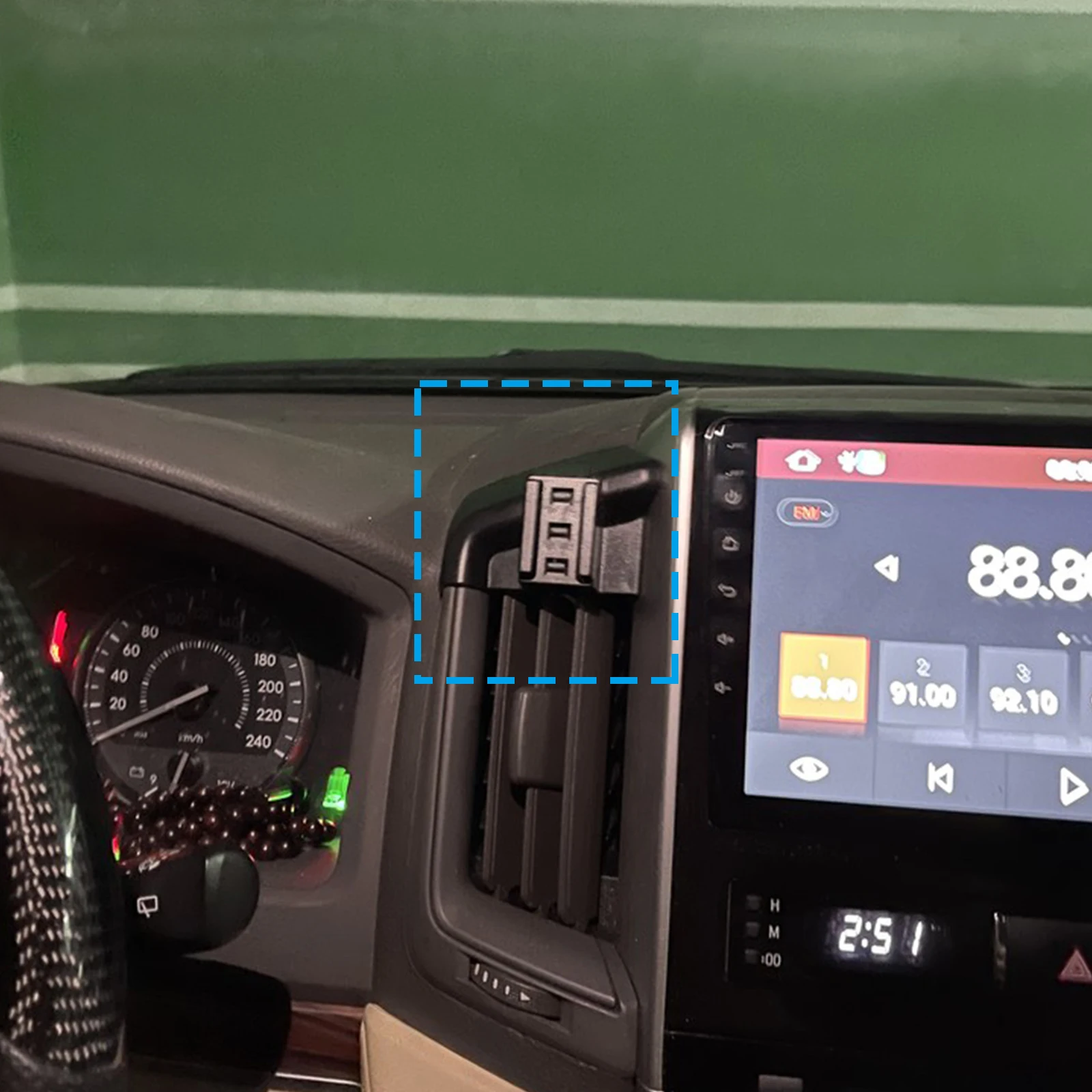 Phone Holder Screen Fixed Navigation Bracket Base Wireless for Toyota Land Cruiser LC200