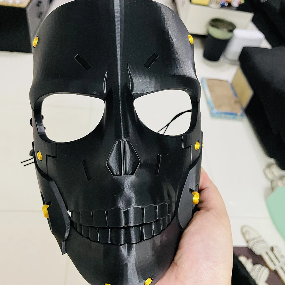 Death Stranding-Inspired Full Face Helmet with Skull Design for Cosplay Events