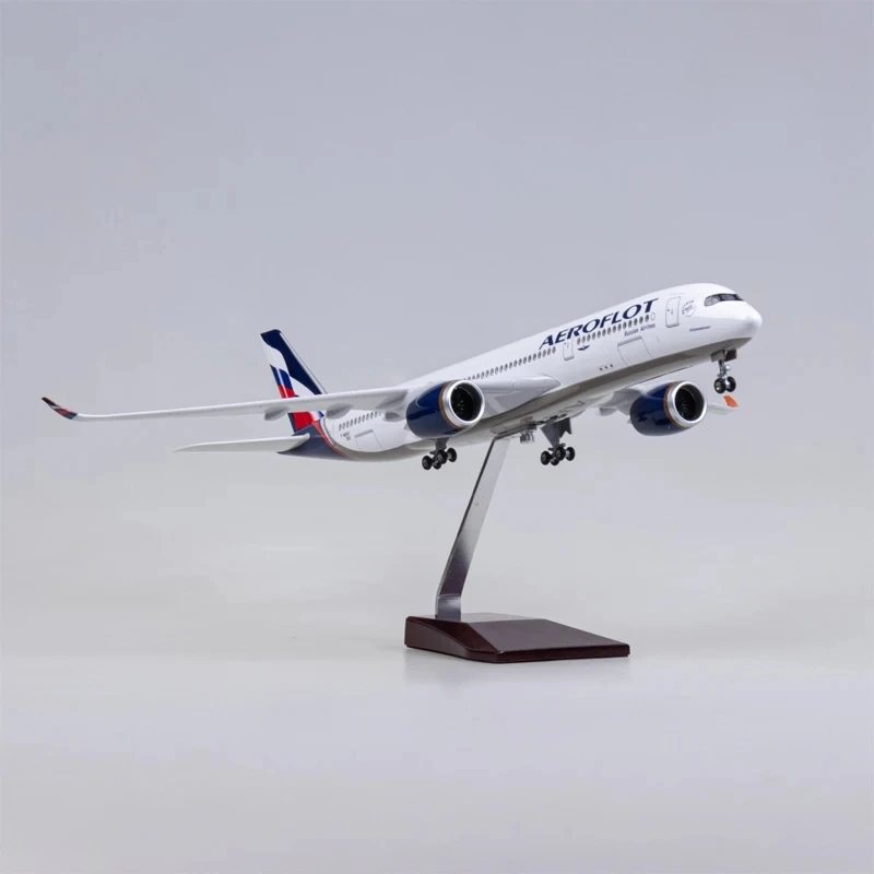 

Модель самолета в масштабе 1/142, 47 см, с колесами