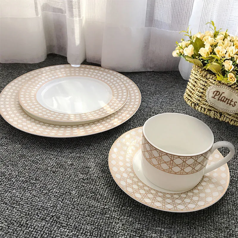 

Bone China Golden Rattan Plaid Coffee Cup Ceramic Tea Black Tea Cup Dish Animal Tablewar Set Wedding and Housewarming Gifts