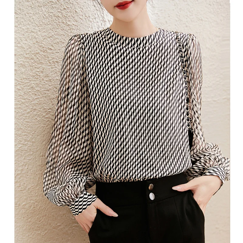 

Women's Temperament Lantern Sleeve Shirt Wild Lazy Wind Collar Striped Chiffon Blouses Female Tops Early Fall