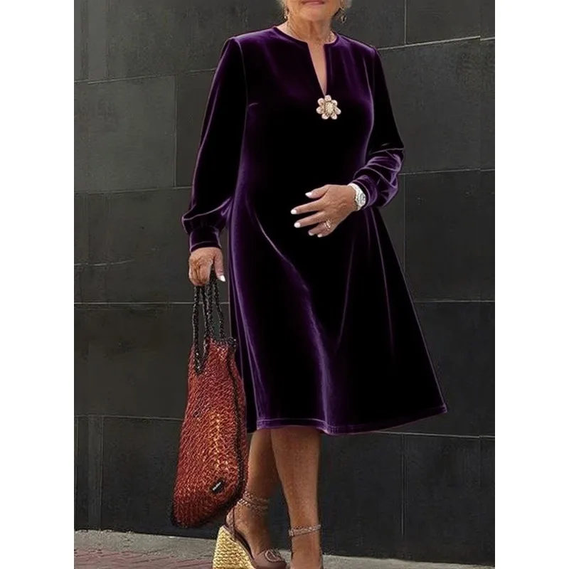 Plus Size Christmas Purple Long Dress Women 2025 Autumn Winter Large Size O-neck Long Sleeve Gold Button Velvet Dresses 189661