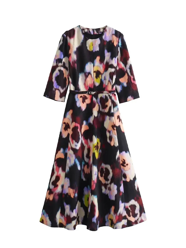 

Платье женское Плиссированное средней длины с круглым вырезом и рукавом 3/4