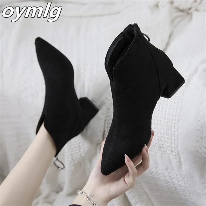 V-neck short boots for women in autumn and winter 2023, new suede pointed thick heels fashion boots, back zippered bare boots