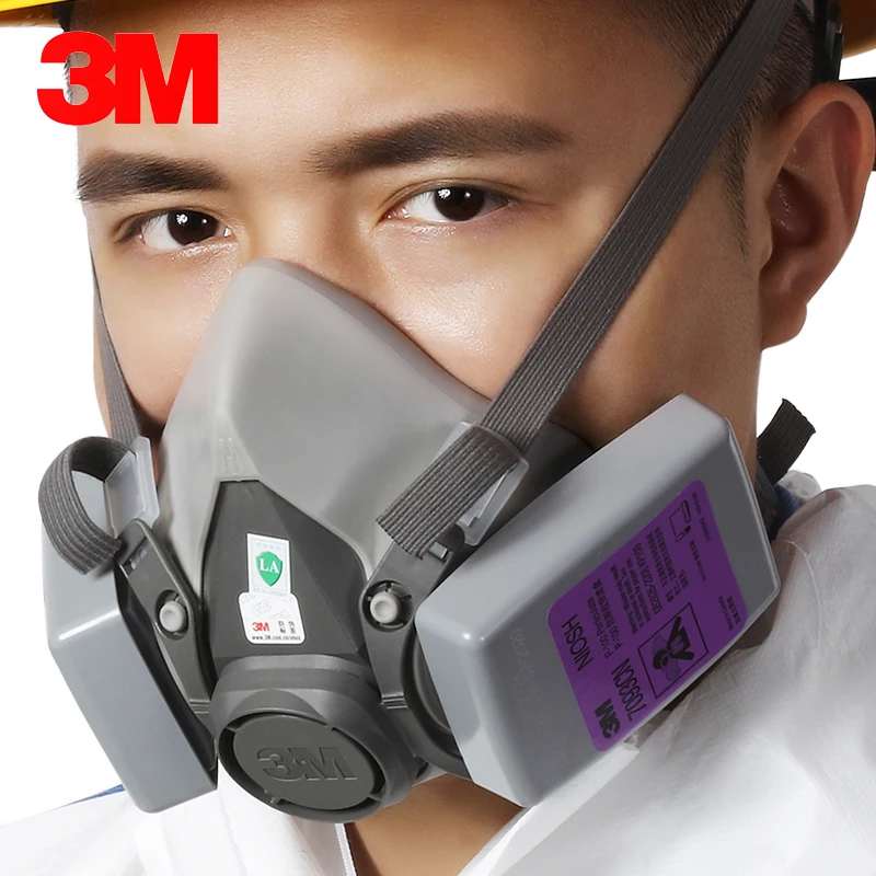 Vue de face du demi-masque 6200 avec filtres 7093 P100 3-en-1, joints d'étanchéité et système de fixation robuste