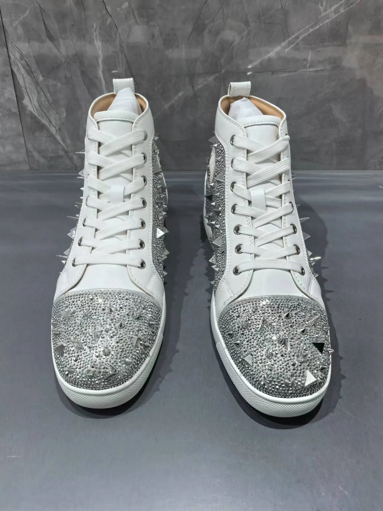 2025 New Silver Couples High Top Casual Shoes Round Toe Flat Strap Rivets Decorated Men's Women's Sports Shoe Women Single Shoes 3
