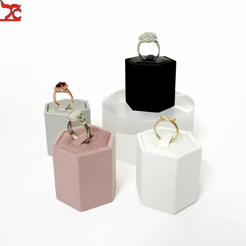 

High Grade Brushed Leather Ring Display Rack Hexagonal Honeycomb Ring Holder Velvet Ring Display Cabinet Display Rack