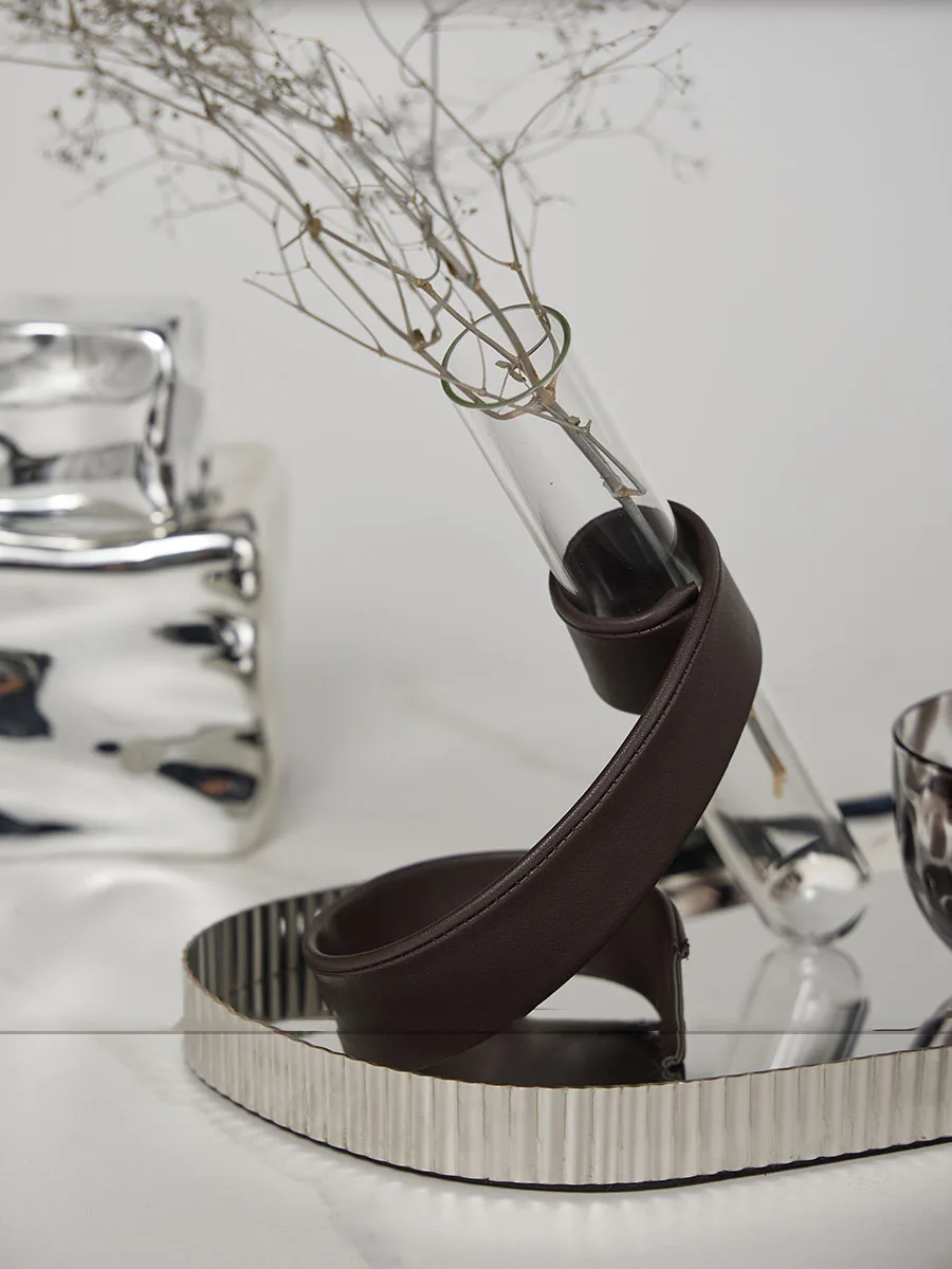 Modern Light Luxury Leather Slant Stand Flower Arrangement Glass Tube Container Vase for Room Decor Wedding Graduation Gifts 4