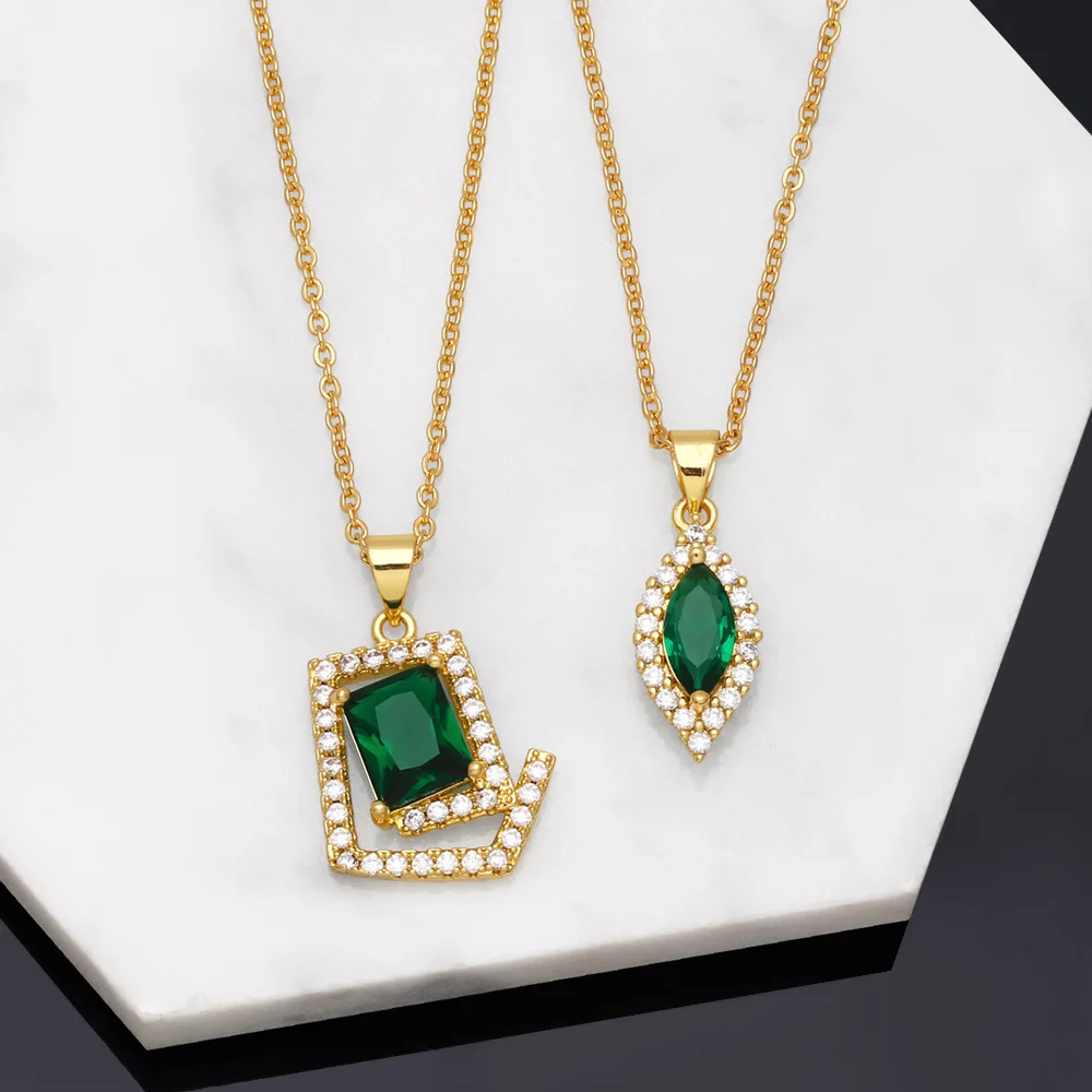

Emerald Crystal Zircon Geometric Pendant Necklace Fashion Retro High Sense Personality Clavicle Chain Necklaces for Women