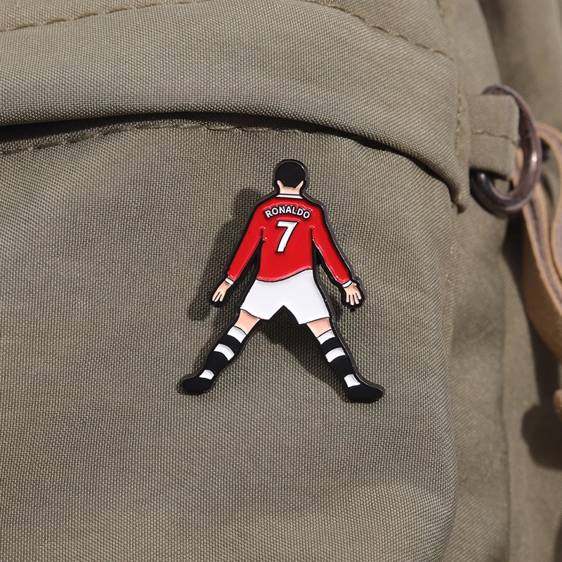 Cartoon-Fußballspieler-Charakter-Abzeichen, Emaille-Anstecknadeln, kreative Broschen mit Nummer 7, Kleidung, Anstecknadel, Schmuck, Geschenk für Fans und Freunde – Detail 8