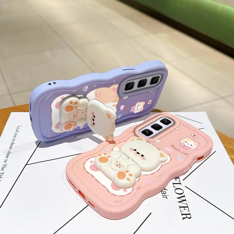 Sleek Wavy Silicone Bracket Phone Case in Sweet Cat Design