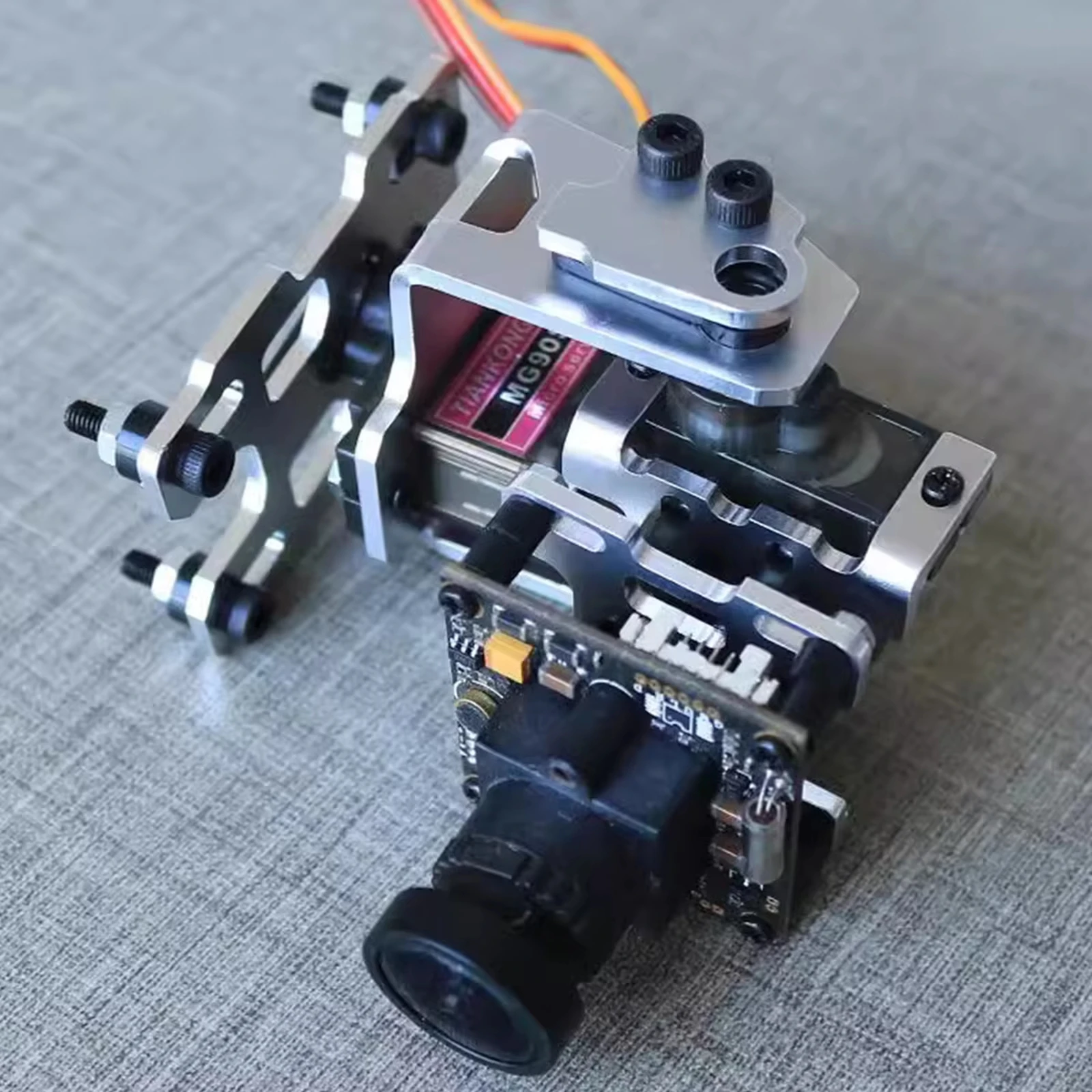 Gimbal FPV 2 axes RC avec 2 servos métalliques et suivi de tête