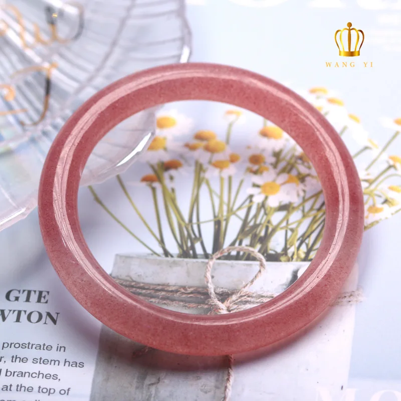 

Natural Strawberry Quartz Bracelet Women's Fashion Ornament