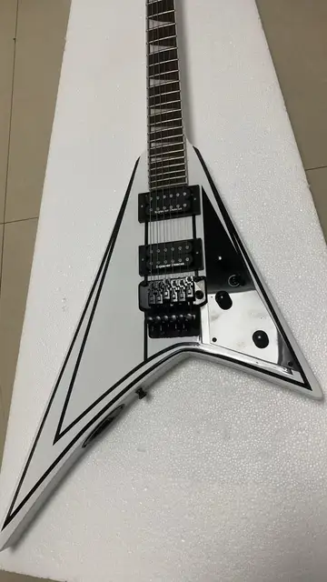 Custom エレキギター　ストライプ Amazon | 赤と白のストライプのカスタムレトロエレキギター