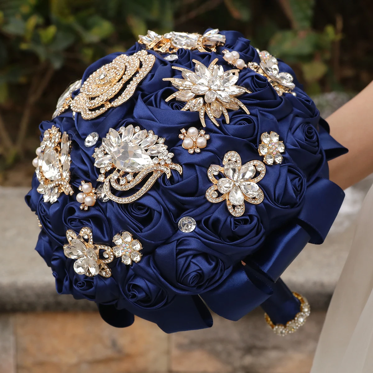 Rhinestones Holding Flowers Wedding Flowers Bridal Bouquets Wine Red Ribbon Brooch Satin Bouquet Wedding Diamond Bouquet