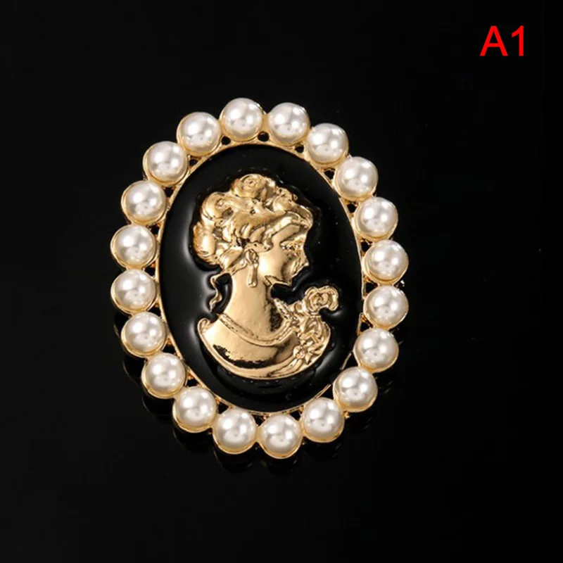 Broche Ancienne Camée Relief Buste Femme - Couleur Or - Occasion Bon état