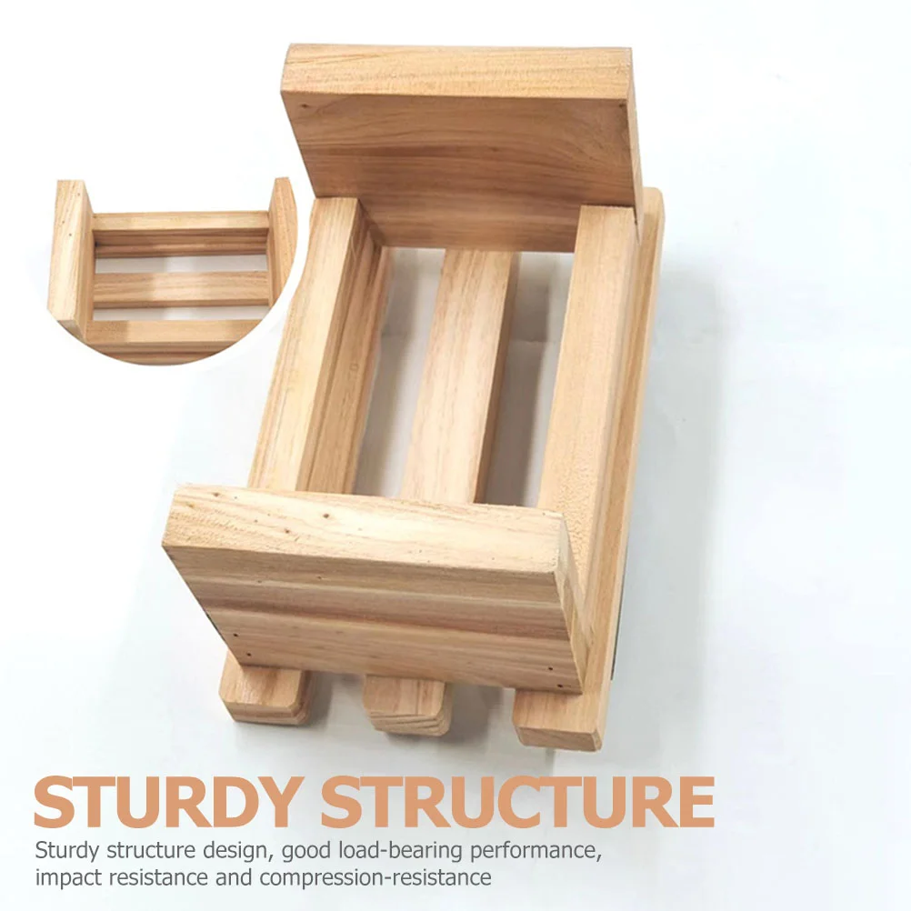 Рисунок 4 - Деревянный низкоступенчатый стул для малыша