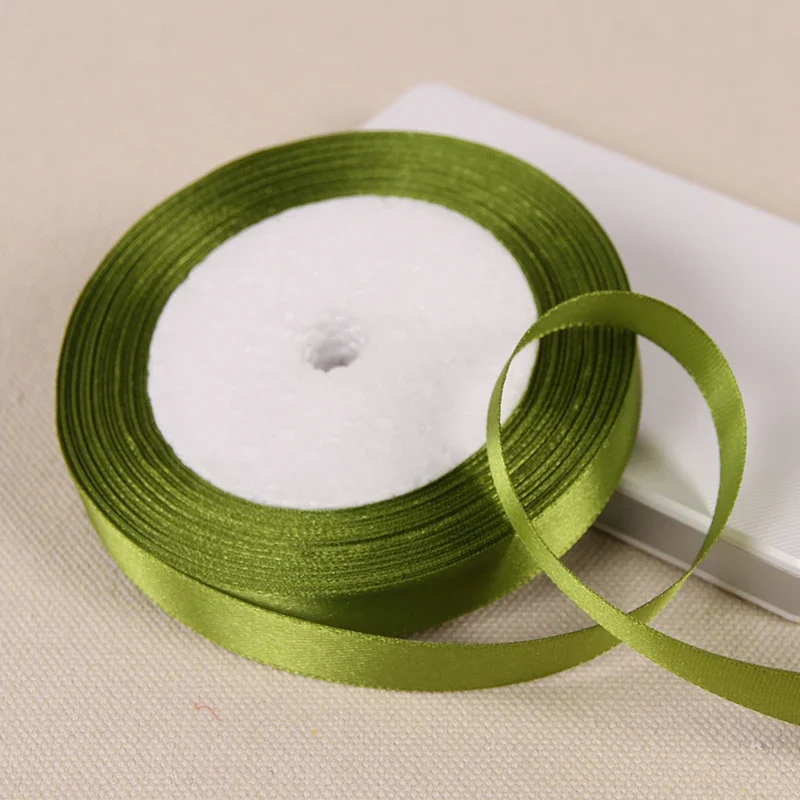 Versatile Green Grosgrain Ribbon for Crafts and Gift Wrapping