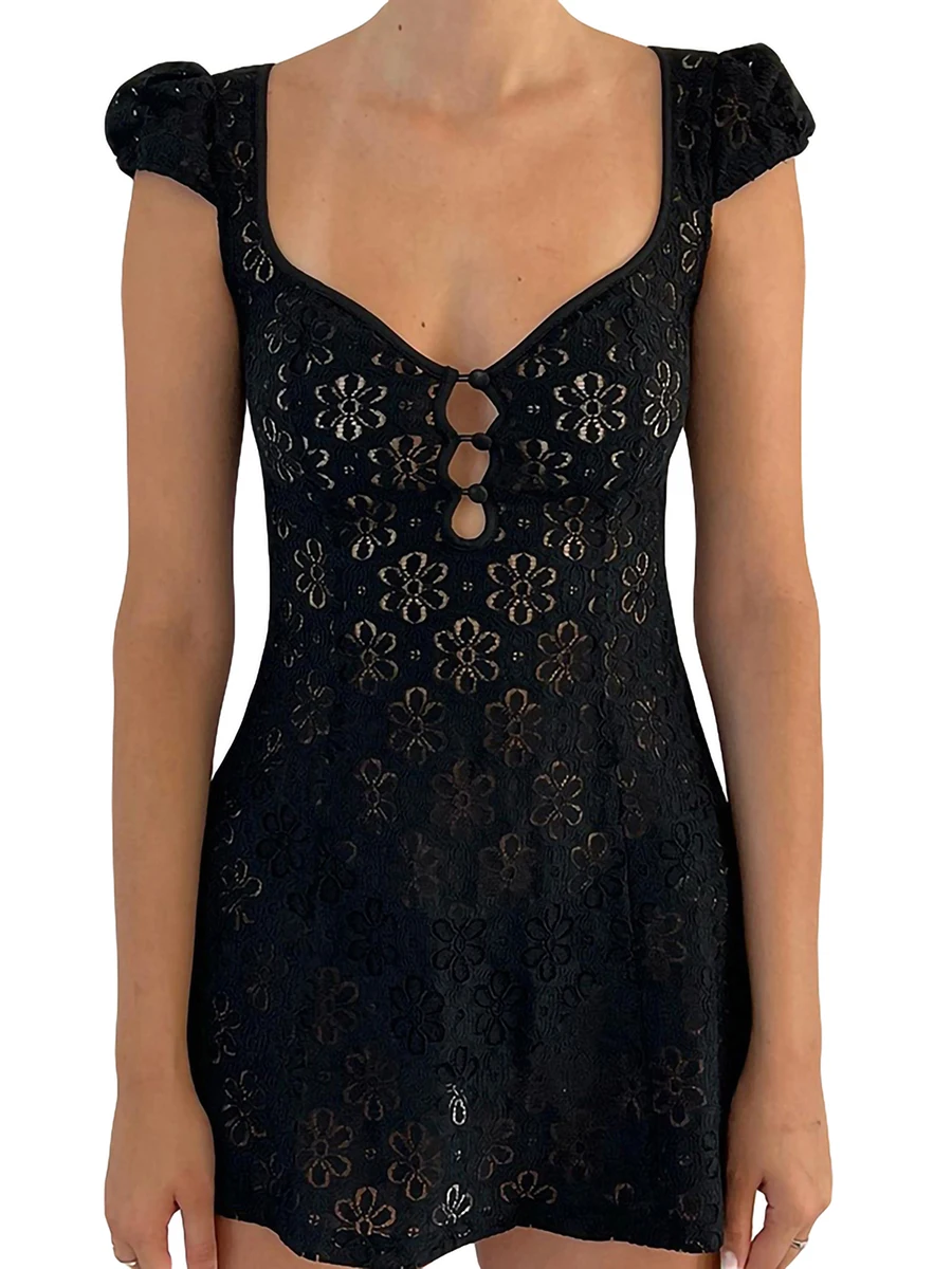 

Платье-мини кружевное ТРАПЕЦИЕВИДНОЕ с коротким рукавом, V-образным вырезом и пуговицами