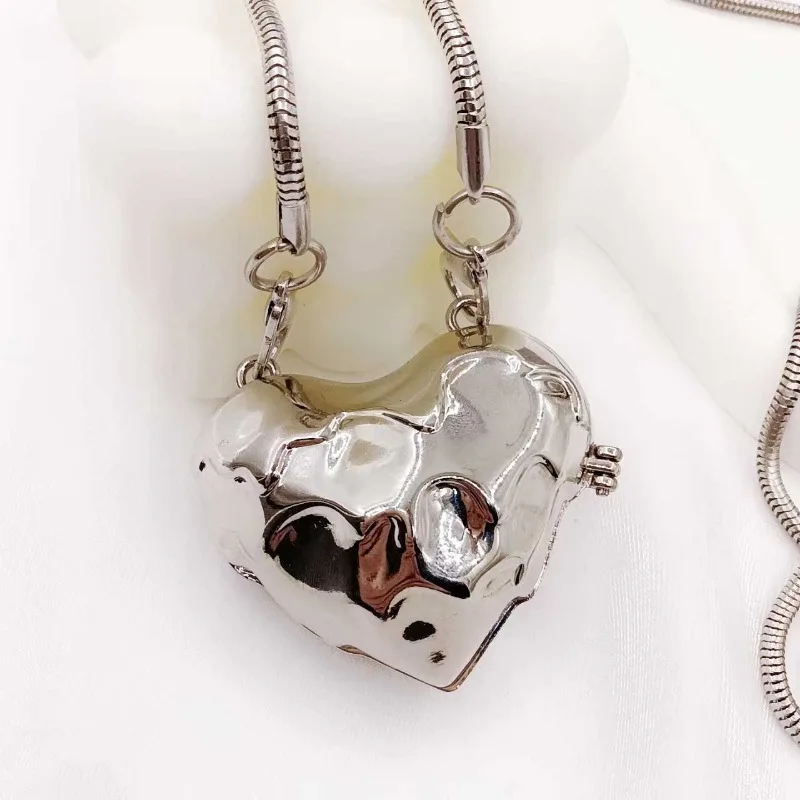 Metal Love Bag Mini Lipstick Bag Chain Crossbody Shoulder Bags Handbag Purse Waist Bags Women Makeup Jewelry Bolsa