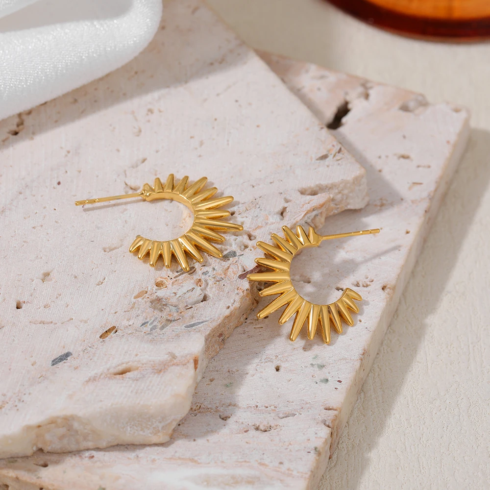 Gold-Plated Sun Electric Goddess Small Hoop Earrings for Women Fashion Irregular Geometric Earring New Retro Jewelry Accessories
