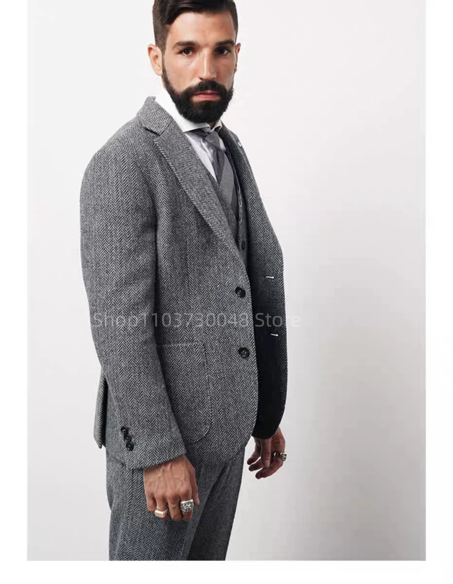 Men's Dark Grey Herringbone Pattern 3 Piece Business Suits Classic Wool Tweed Groom Tuxedo Blazer Pants Vest Set for Wedding