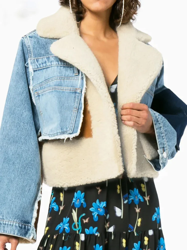 

Винтажное пальто из овечьей шерсти, женская модная джинсовая Лоскутная плюшевая мотоциклетная куртка, женская короткая верхняя одежда с отложным воротником на осень и зиму