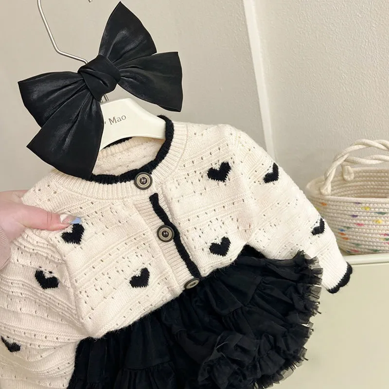 2025 Girls' Heart-Patterned Knit Sweater Spring/Autumn Lightweight Children's Knitwear Stylish Outerwear Children's Sweaters