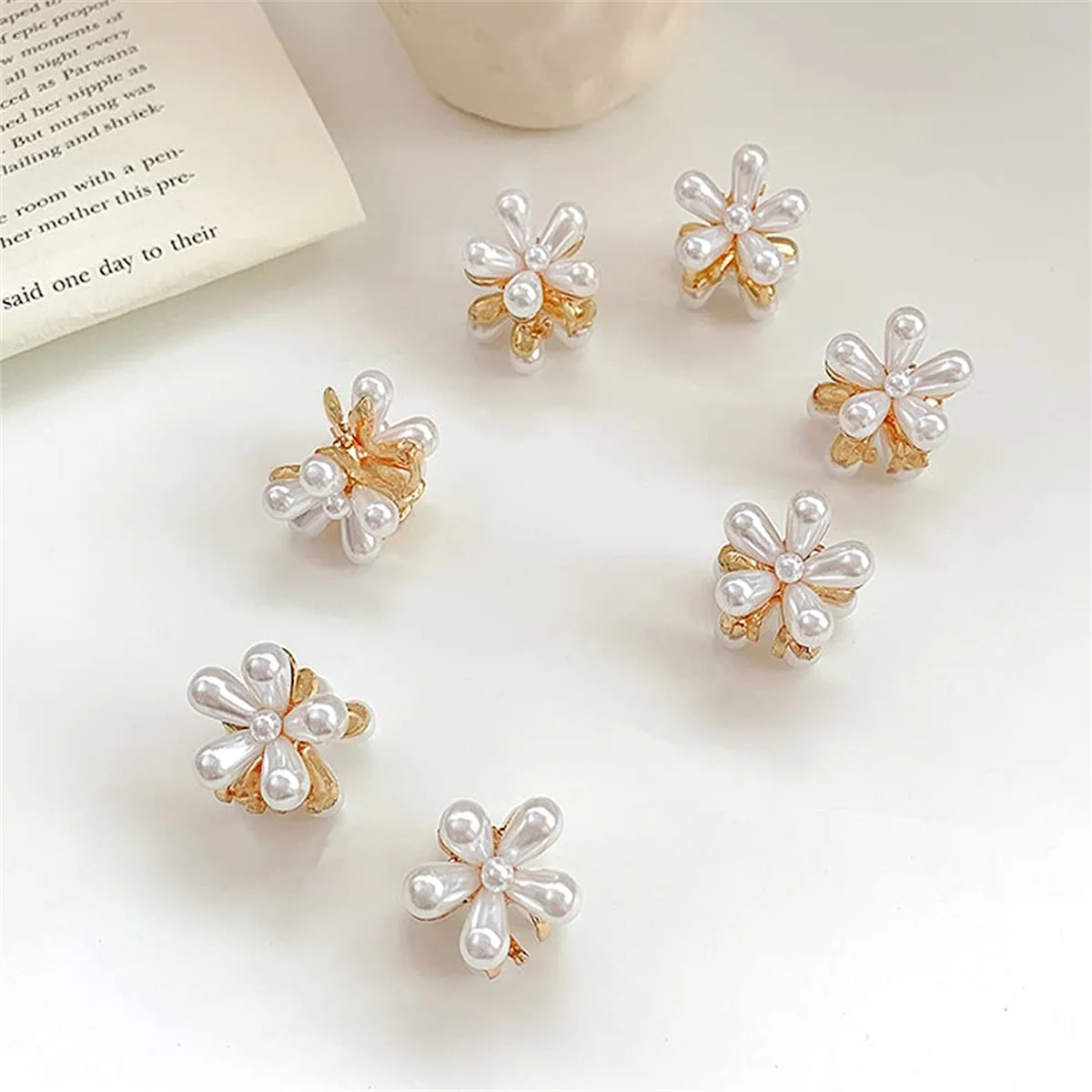 10 Pcs 꽃 디자인, 달콤한 인공 Bangs 클립 여자 여자를위한 장식 헤어 액세서리와 작은 미니 진주 발톱 클립