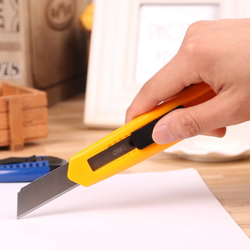 Portable Utility Knife Cutter 18 mm Large Size Sharp Art