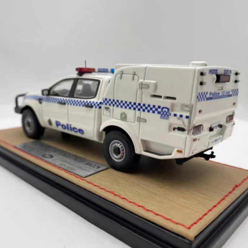 ミニカー 1/43 Ford Ranger Paddy 乗用車 ホワイト Red Ford Ranger