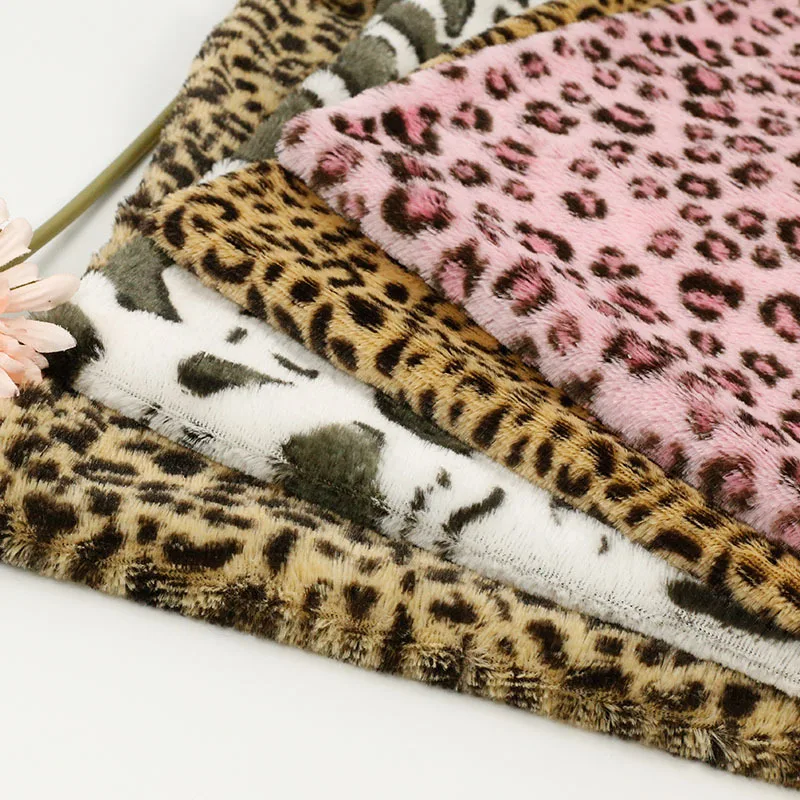 

Leopard print PV fleece color printing PP fleece plush fabric sofa bag Pillow DIY Leopard print Clothing jacket Handmade Sewing