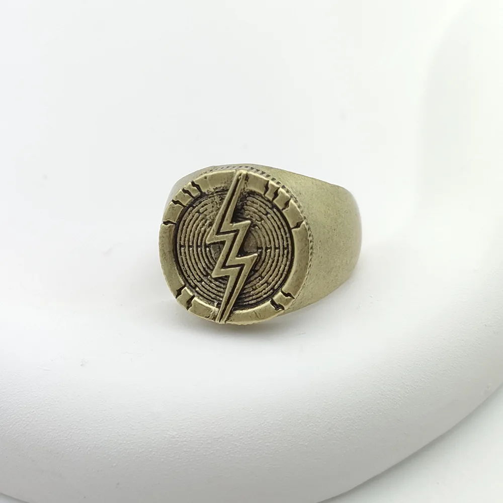 Hot Movie Superhero Flash Ring Barry Allen Cosplay Prop Unisex Golden Fashion Punk Metal Rings Jewelry