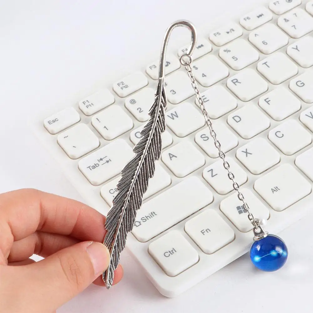 

Светящаяся металлическая Закладка 12 созвездий, креативная Ретро закладка для чтения, подвеска, канцелярские принадлежности для школы и офиса