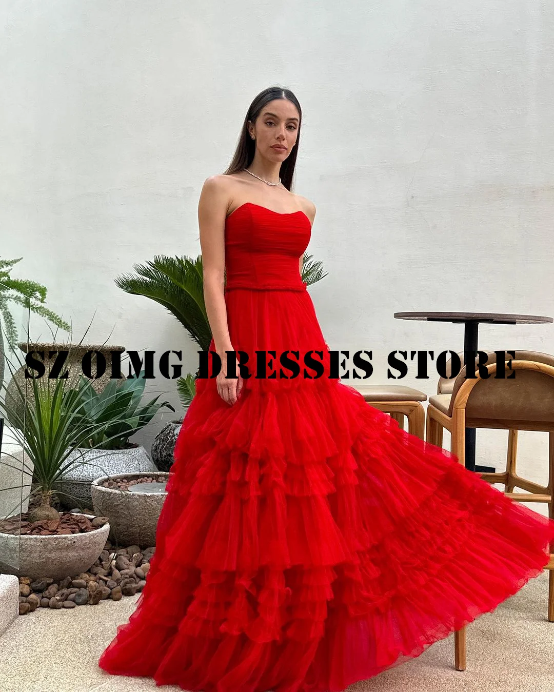 

OIMG New Design Tulle Simple Prom Dresses Arabic Women Ruched Strapless Tiered A-Line Red Evening Gowns Formal Party Dress