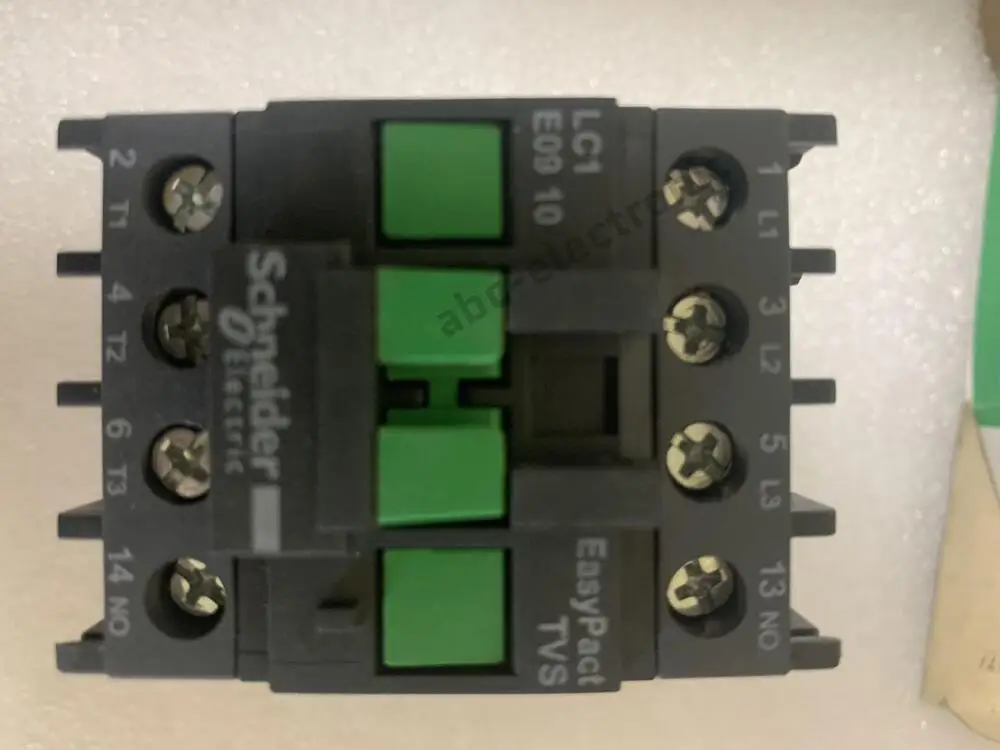 

1 шт. Новый в коробке Schneider LC1E0910M5N LC1E09...N AC220V