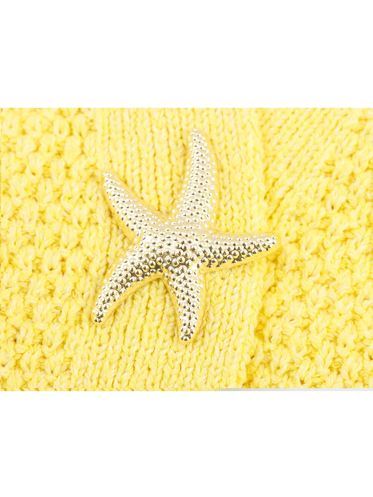 TFMLN Short Sleeve Sweater For Women Chic Star Shaped Button Decoration Knit Top Casual Streetwear Fashion Solid Knitwear Tops