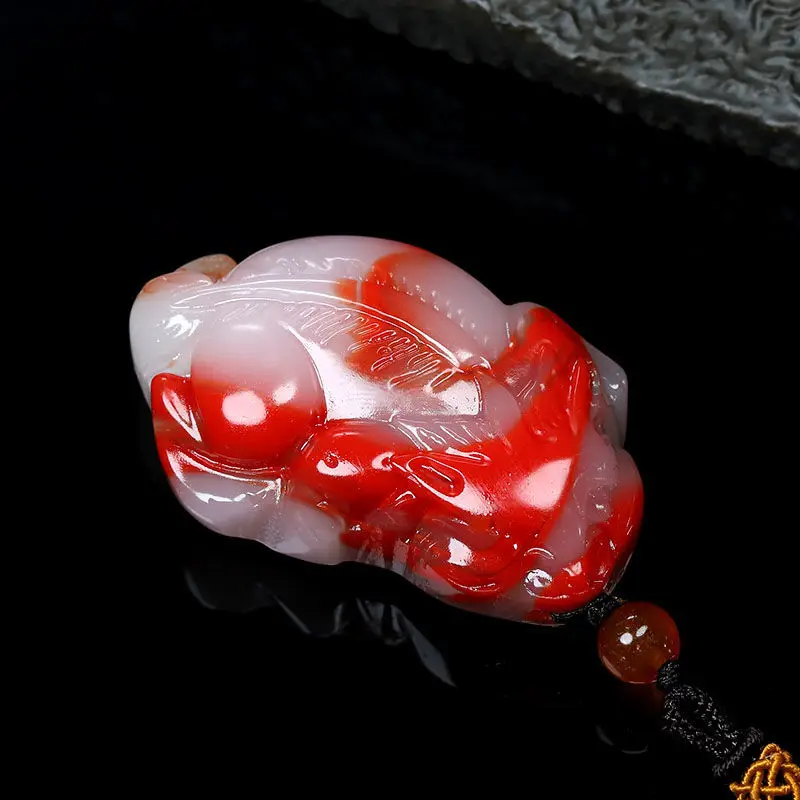 

Natural Chicken Blood Jade Brave Troops Lucky Pendant To Ward Off Evil Transfer Men and Women Sweater Chain