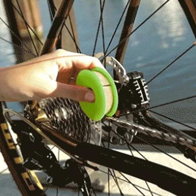 Bike chain roller lubricator felt oiler yellow green overview