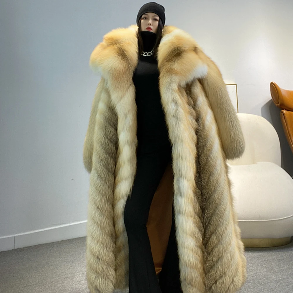 Рисунок 5 - Женское пальто Denny & Dora из лисьего меха