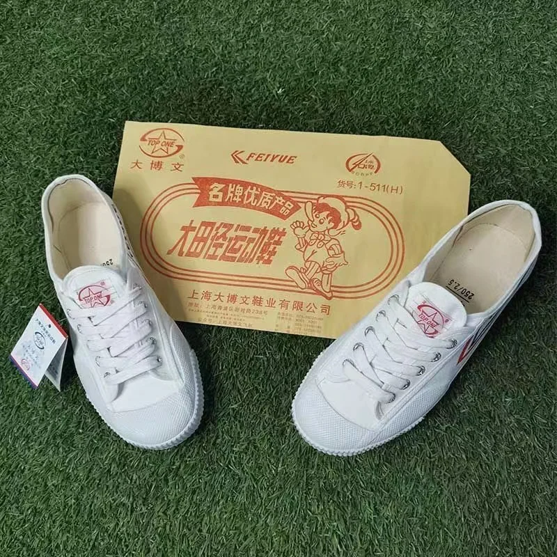 Canvas Kung Fu Shoes Men Shoes for Woman Martial Arts Tai Chi Taekwondo Karate Black and White Sports Training Shoes Large