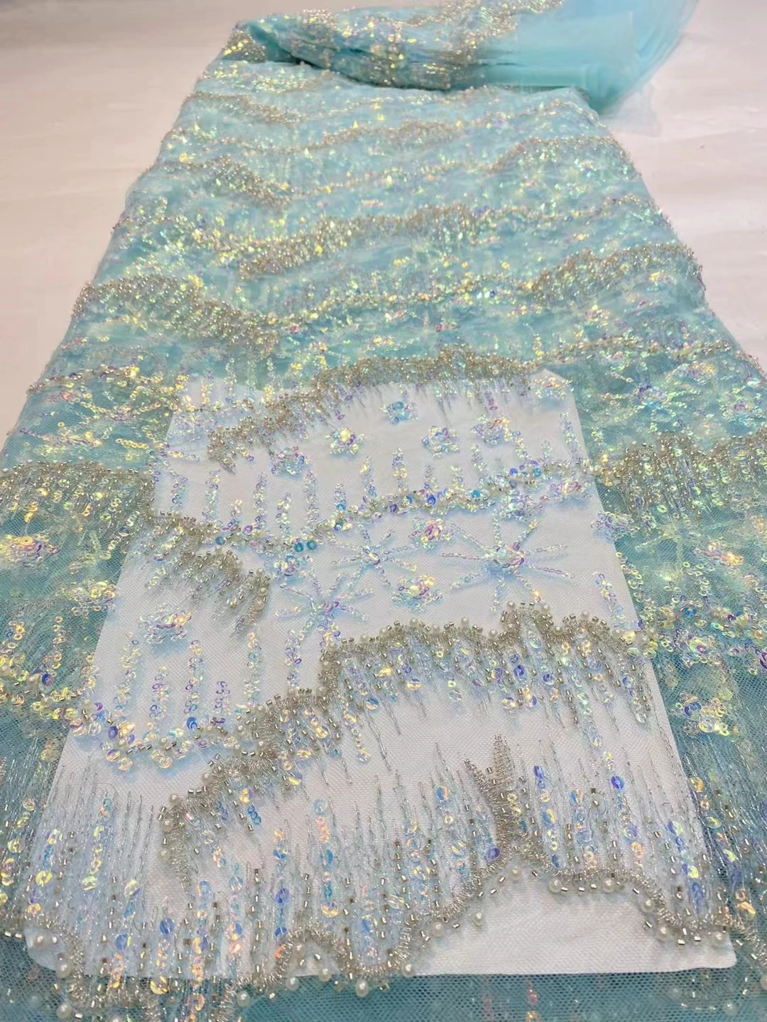 

New listed bead sequins small floral lace lace, French tulle lace, European and American fashion party evening dress