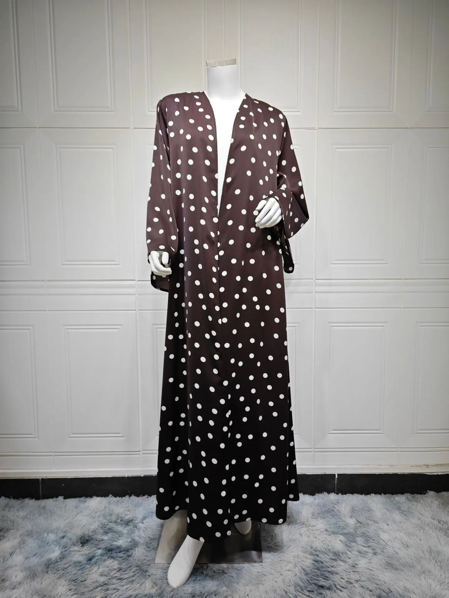 Zahraa 2026 EID Ramadan Muslim Women Abaya 2pcs Set with Hijab Elegant Islamic Wear Classic Polka Dots Open Abaya 3
